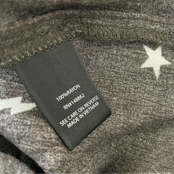 Torrid Skull Lizzie Rayon Crepe Button-Up Long Sleeve Novelty Shirt Size 4 NEW - Picture 8 of 9